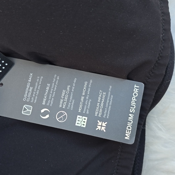 Torrid Black Wireless Wicking Sports Bra 44D NWT Active - Picture 8 of 11